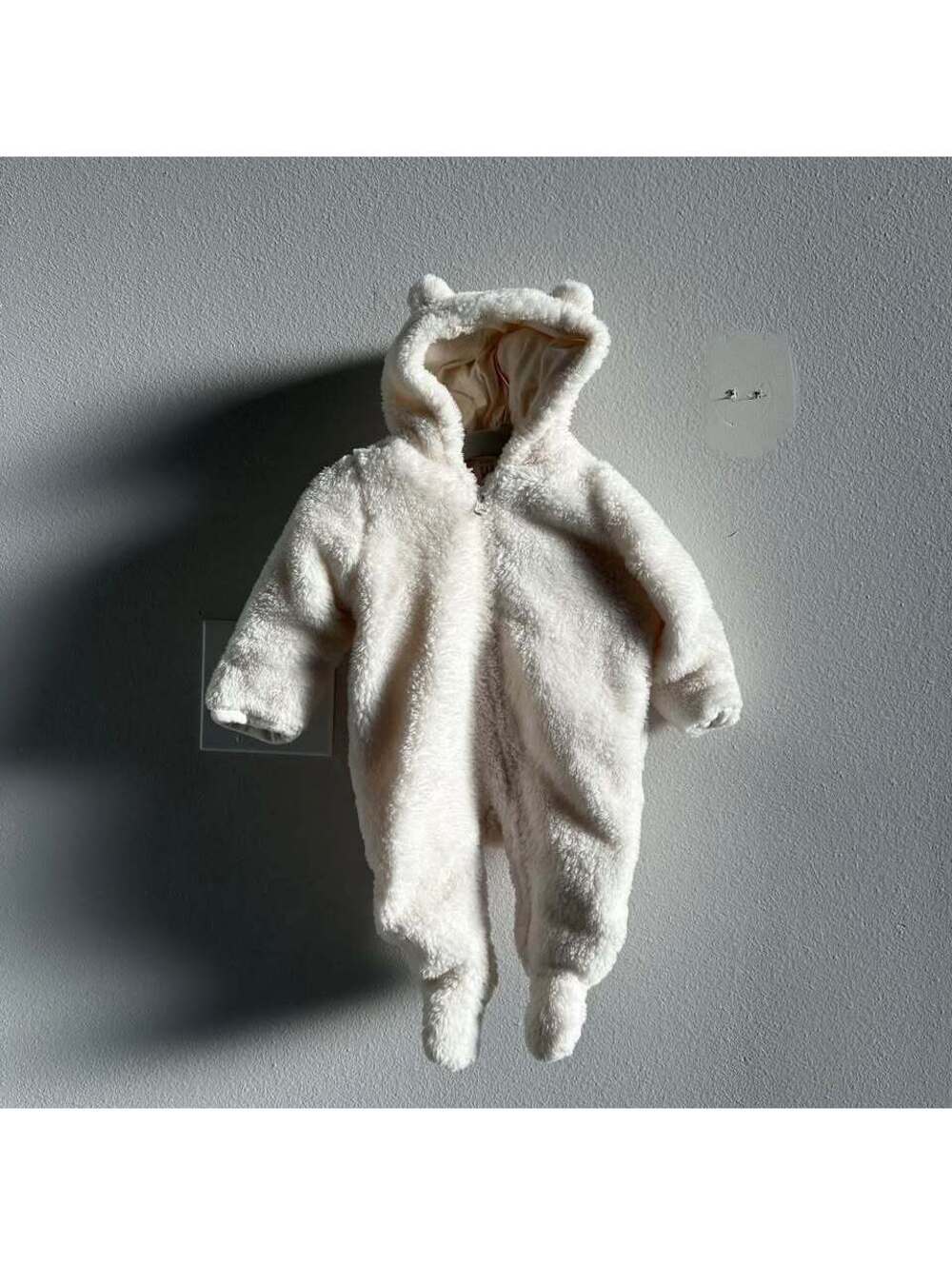 Gap Baby Ivory White Fleece Snow Suit
0-3 Months full Zipper